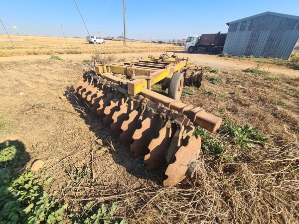 12x12 G C tillage off set disc