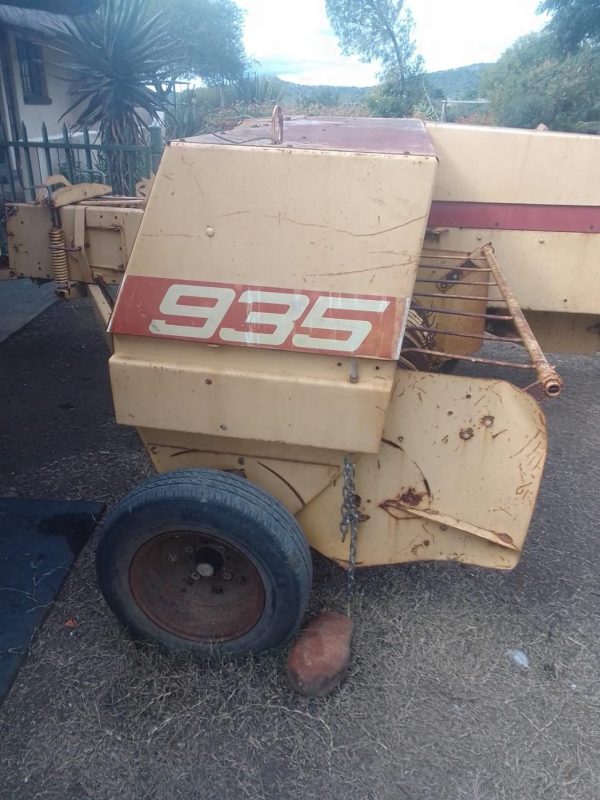 New holland 935  twine baler