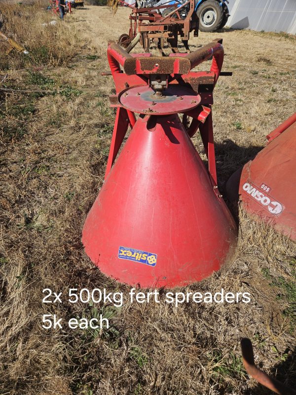 2x 500kg Fertilizer Spreaders