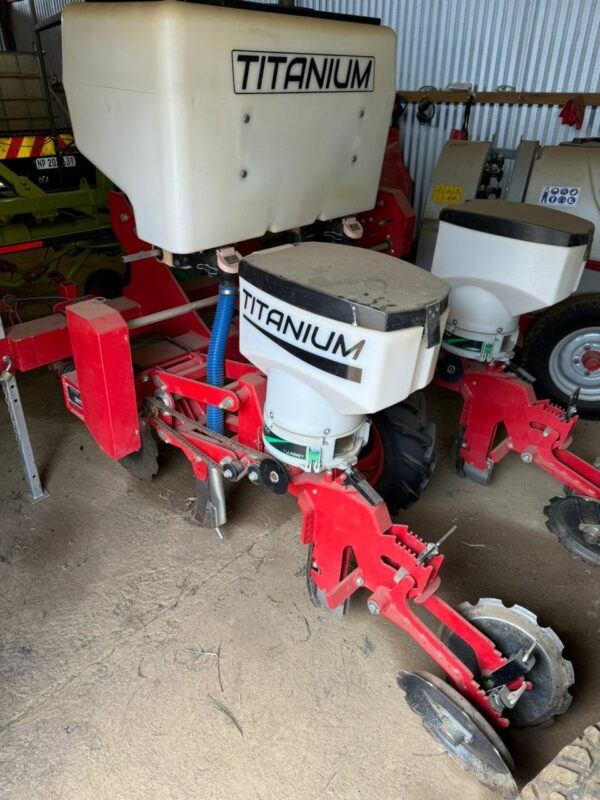 2020 Carrotech Titanium 2 row maize planter