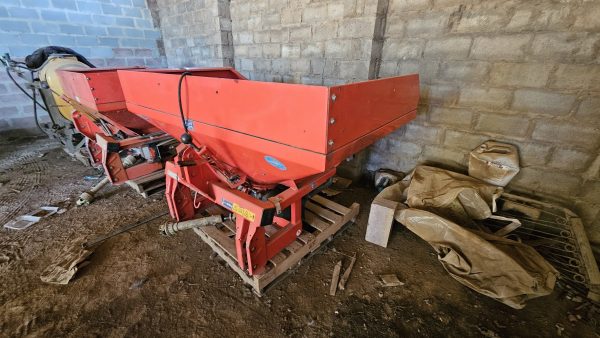 Kuhn mds 17.1m fertilizer spreader - Image 4