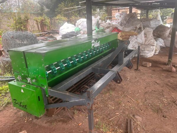 Piket  2.8m fine seed planter - Image 2