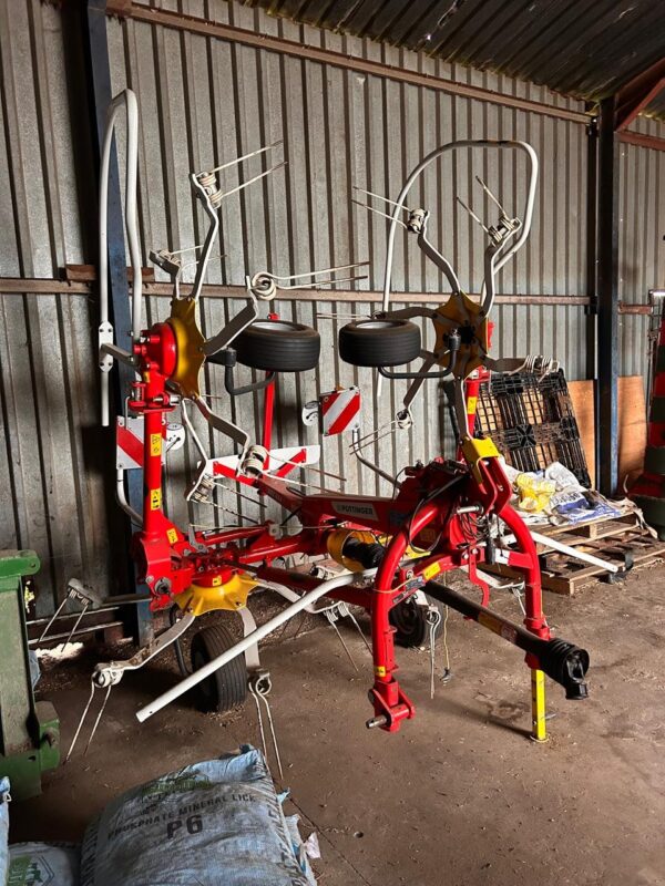 Pottinger  454 hay tedder