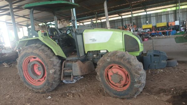2x Claas Celtis 456 4x4 tractors - Image 6