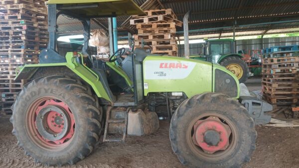 2x Claas Celtis 456 4x4 tractors