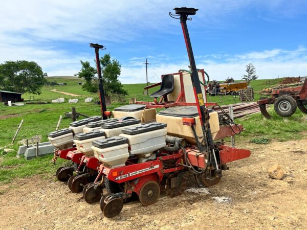 Massey ferguson 4 row no till maize planter