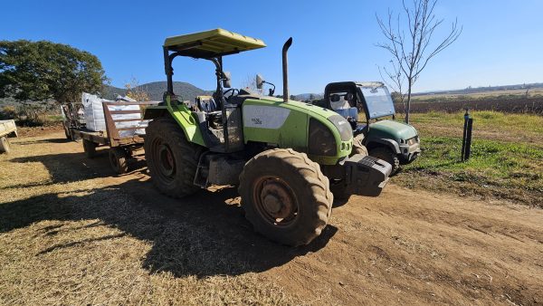 Claas Celtis 456 4x4 tractor - Image 3