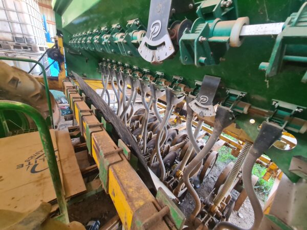 Piket 12 row no till fine seed planter - Image 4