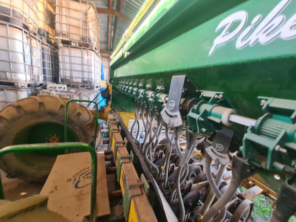 Piket 12 row no till fine seed planter - Image 2