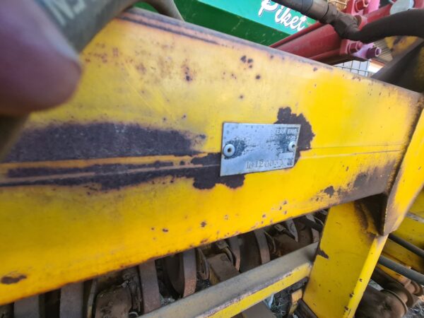 Piket 12 row no till fine seed planter - Image 3