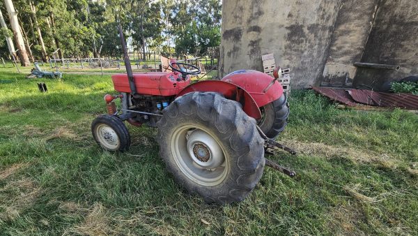 Massey ferguson 135 2x4 tractor - Image 2
