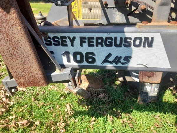 Massey ferguson 106 4 row no till maize planter - Image 4