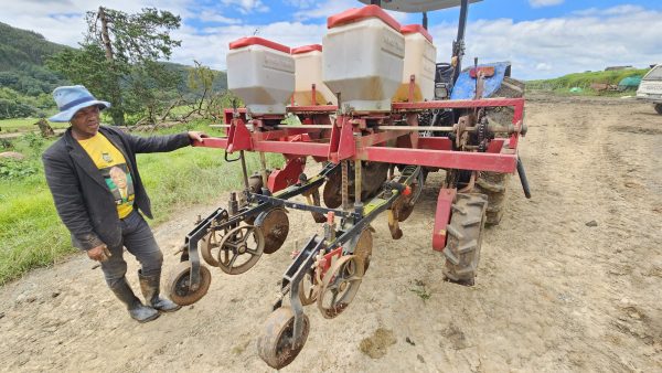 Vence tudo 2 row no till maize planter