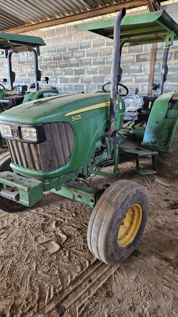 2014 John deere 5425 2x4 tractor