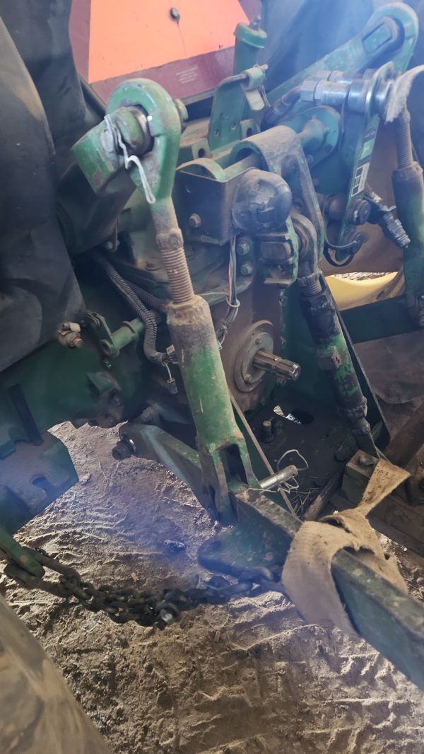 2014 John deere 5425 2x4 tractor - Image 3