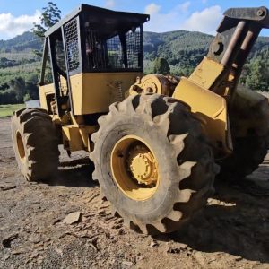 Caterpillar 518 Timber skidder