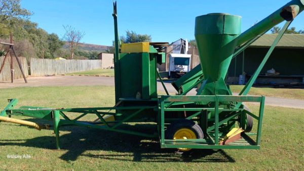 Drotsky single row Maize hammermill harvester
