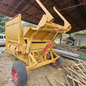 Haybuster 2655 bale shredder  feeder