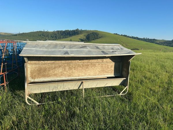 6x Calf creep feeders with gates