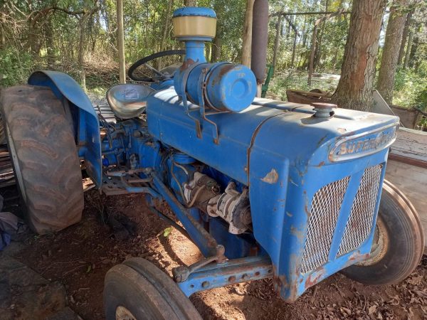 Ford Super  dexta 2x4 tractor