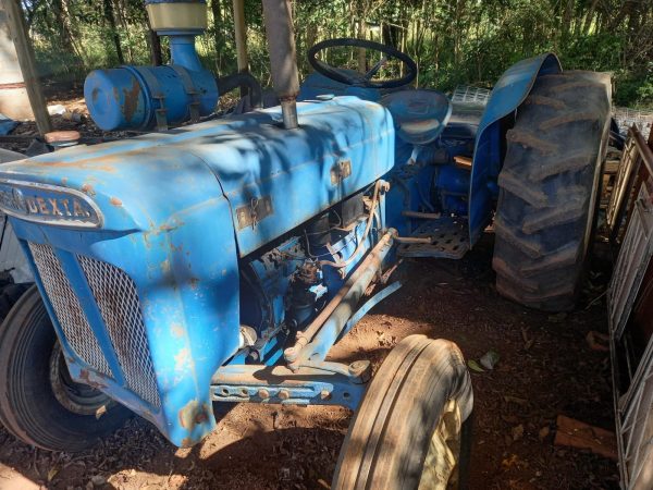 Ford Super  dexta 2x4 tractor - Image 2