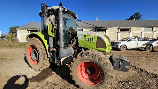 Claas arion 620c 4x4 tractor - Image 2
