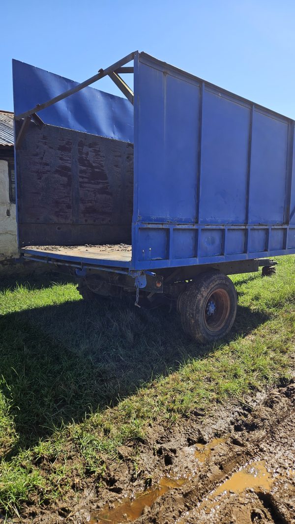 2 Ton tip trailer
