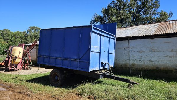 2 Ton tip trailer - Image 2