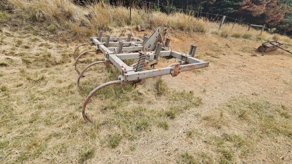 Vetsak spring loader ripper 10 tyne - Image 2