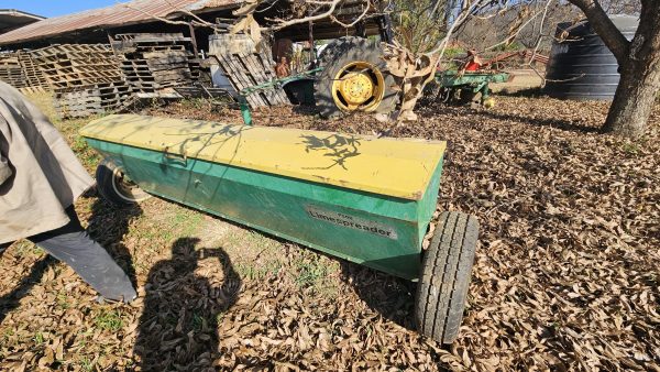 Falcon 3m box limespreader