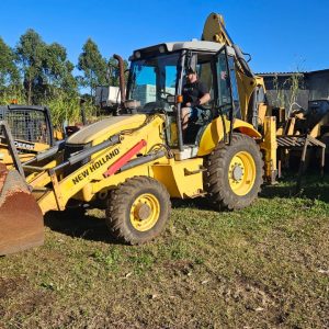 2017 New Holland B 90b 4x4 TLB