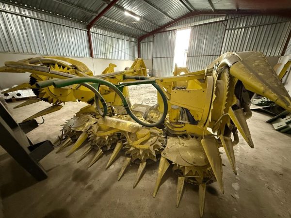 2016 John deere 345 maize header