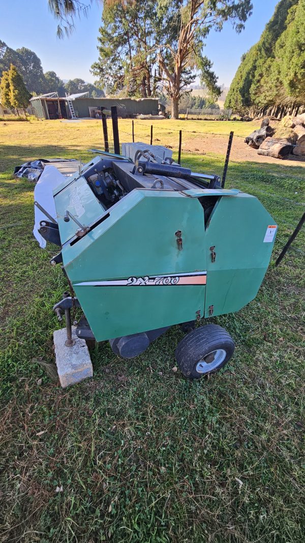 Mini round baler - Image 3