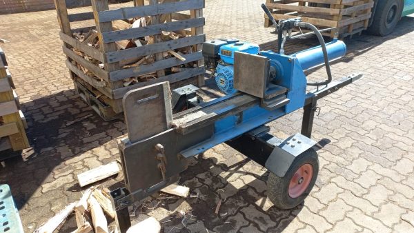 37 Ton Log splitter