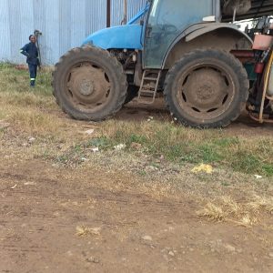 Landini Powerfarm 85 with 600lt jacto spray.