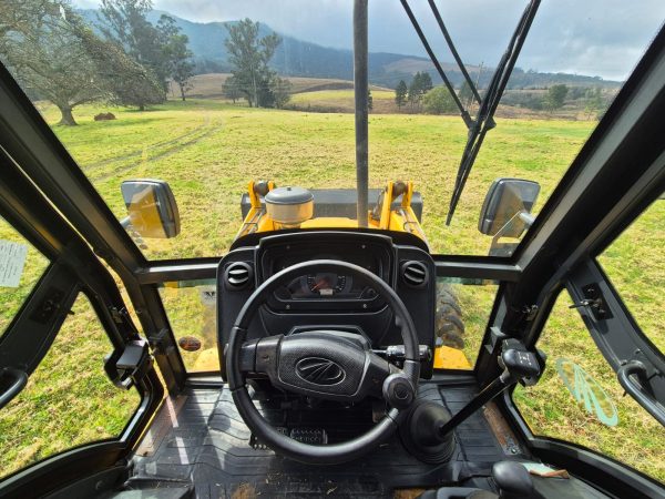 2021 Mahindra vx 90 earthmaster tlb 4x4 - Image 5