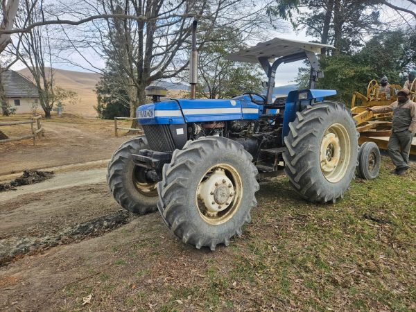 New holland 6610 4x4 tractor