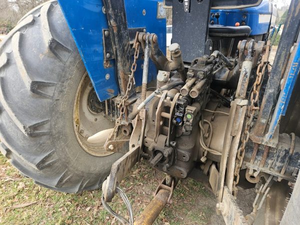 New holland 6610 4x4 tractor - Image 3