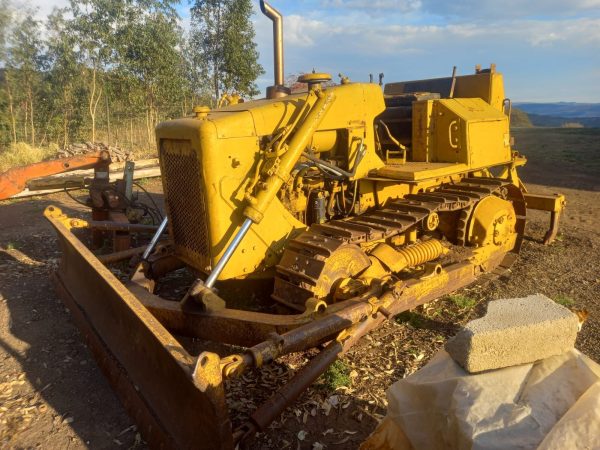 Cat d4e dozer
