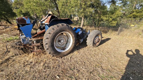 2x Ford 6640 4x4 tractors