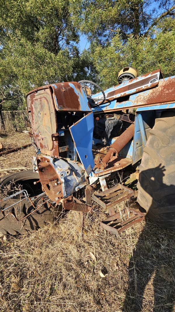 2x Ford 6640 4x4 tractors - Image 10