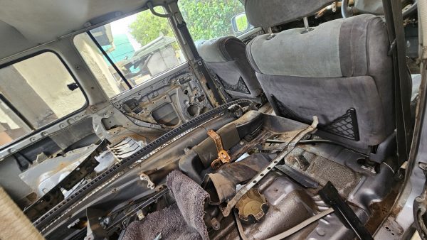 Landcruiser 80 series vx body shell on rolling chassis - Image 4