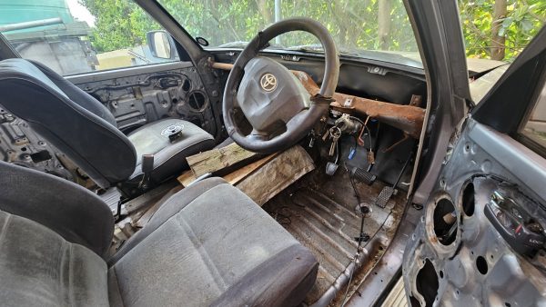 Landcruiser 80 series vx body shell on rolling chassis - Image 3