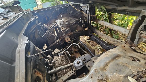 Landcruiser 80 series vx body shell on rolling chassis - Image 2