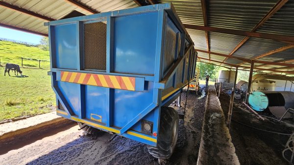 Landmech  25 cube sileage tip trailer - Image 3