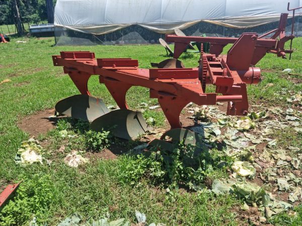3 Furrow beam plough