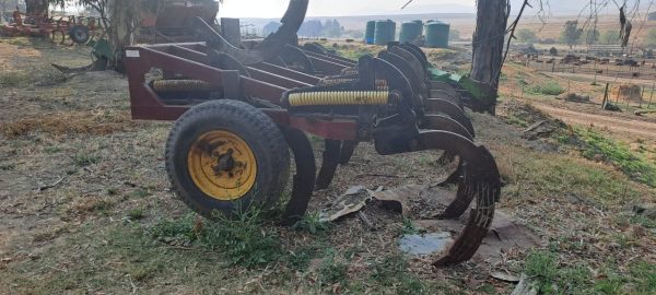 Radium 9 tine heavy duty rippers - Image 2