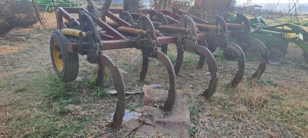 Radium 9 tine heavy duty rippers