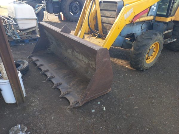 Massey ferguson Fermec 750 4x4 tlb - Image 3