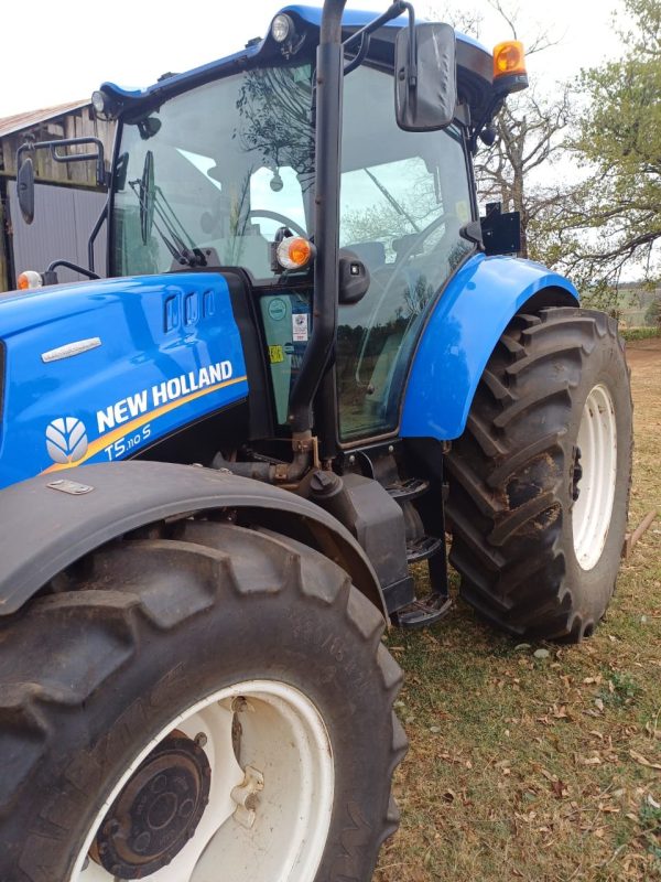 Immaculate 2021 New holland t 5.110 s cab tractor - Image 2